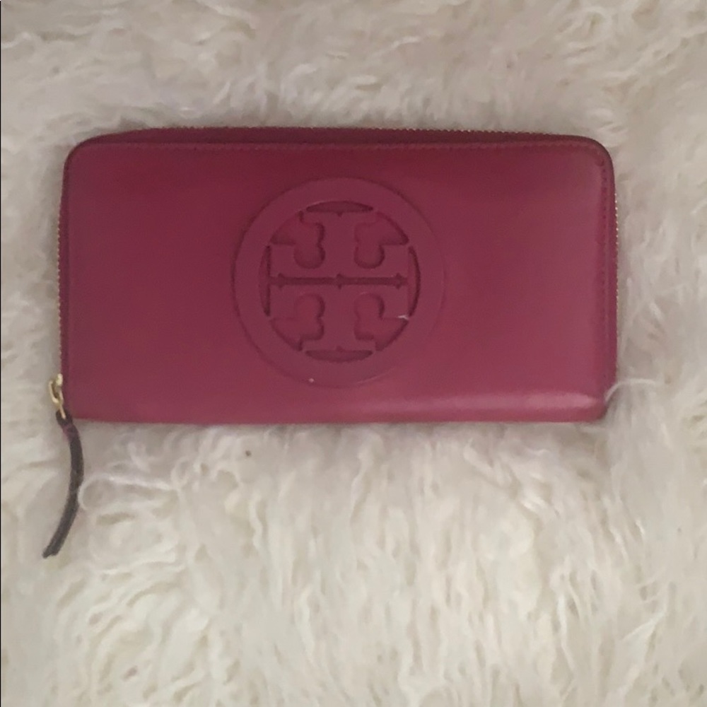 Tory Burch Charlie ZIP Wallet